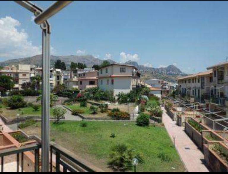 Holiday apartment with garden in Giardini Naxos