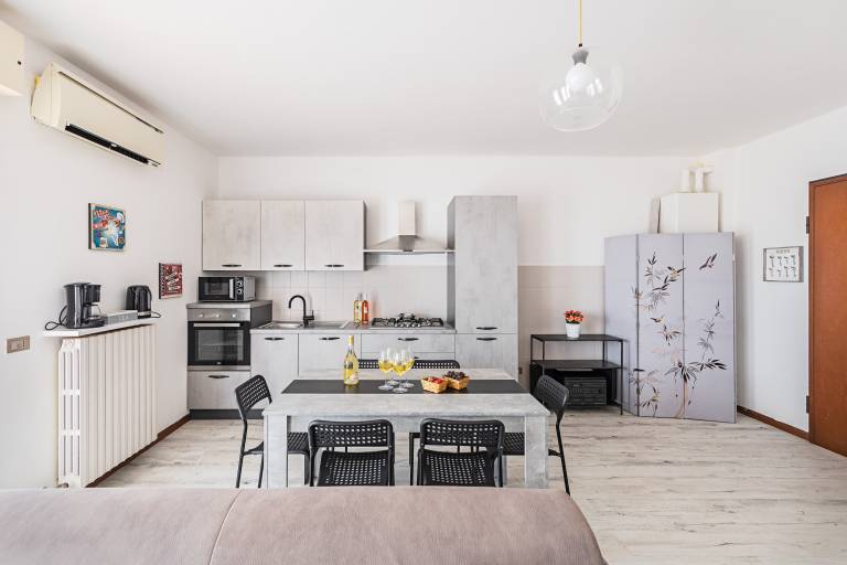 Rental apartment with terrace & pool — photo 4