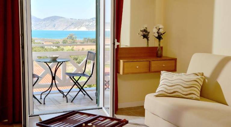 Rental apartment with terrace & barbecue — photo 3