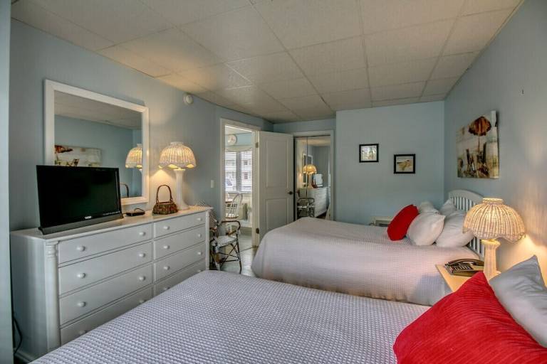 Condo Avalon