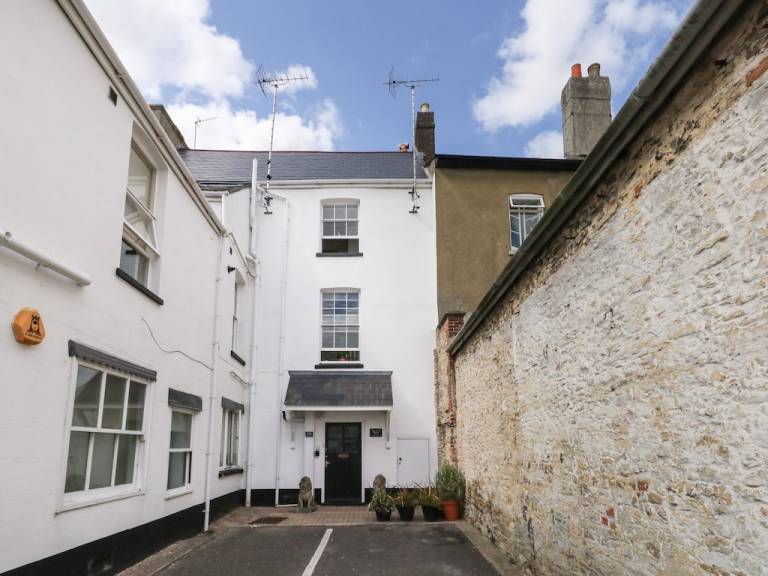 House Dorchester
