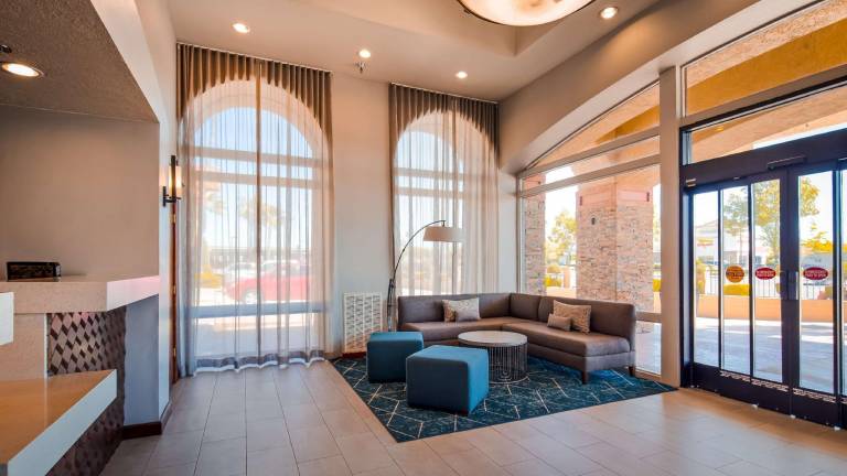 Best Western Plus Executive Inn & Suites — photo 2