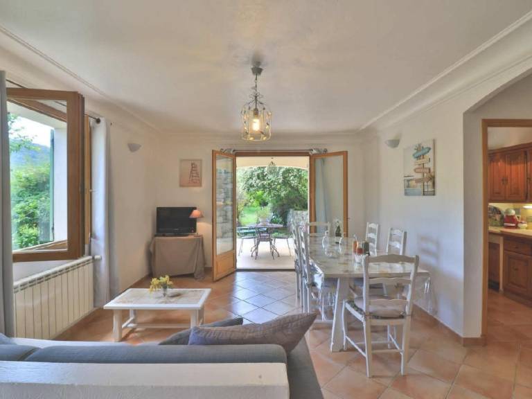 Appartement in Le Bar-Sur-Loup mit Eigenem Garten — photo 3