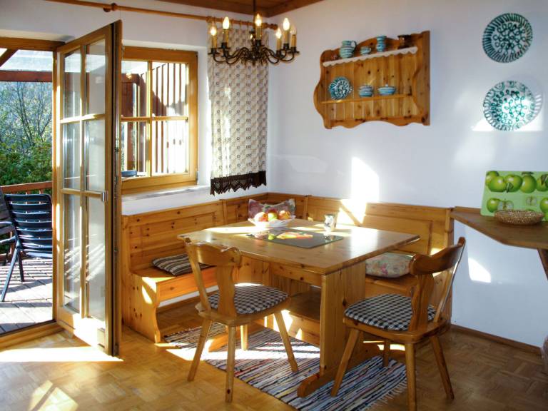 Family-oriented rental apartment with yard & terrace | Pets allowed — photo 3