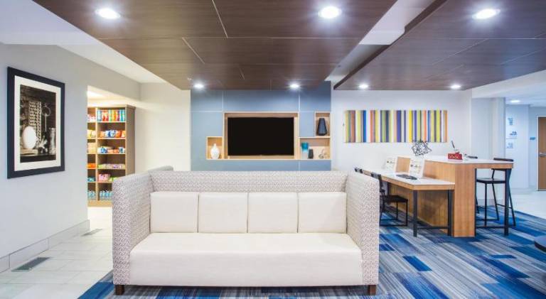 Holiday Inn Express Hotel & Suites Cedar City By IHG — photo 4