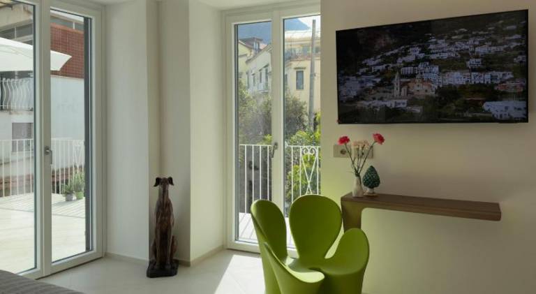 Pleasant apartment with hot tub, yard & terrace | Pets allowed — photo 2