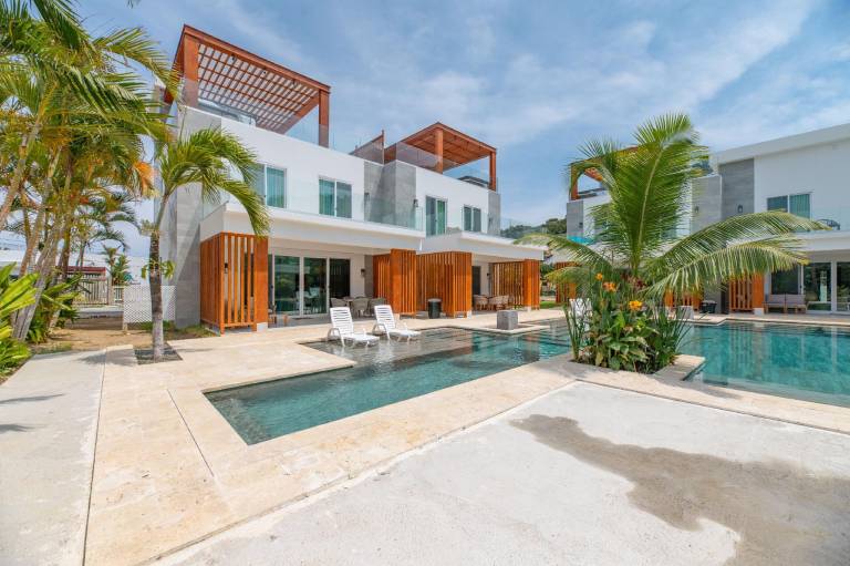 Villa with pool, patio & garden | Close to the beach | Pets allowed — photo 2