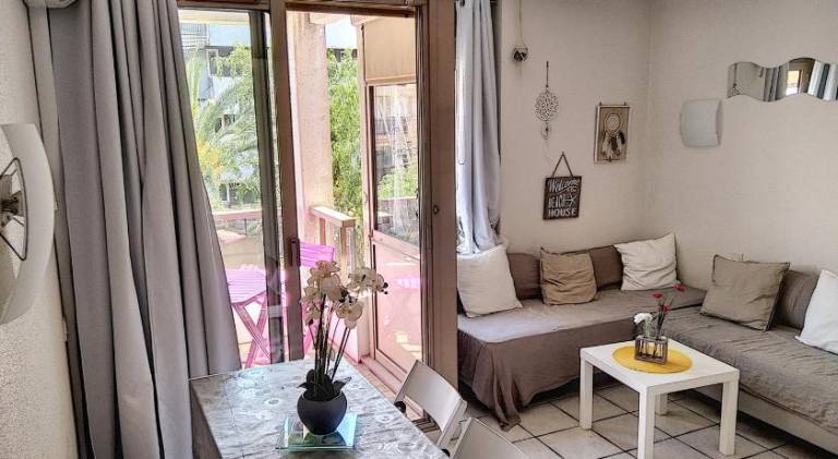 Apartment with patio & yard | Close to the beach | Pets allowed — photo 2