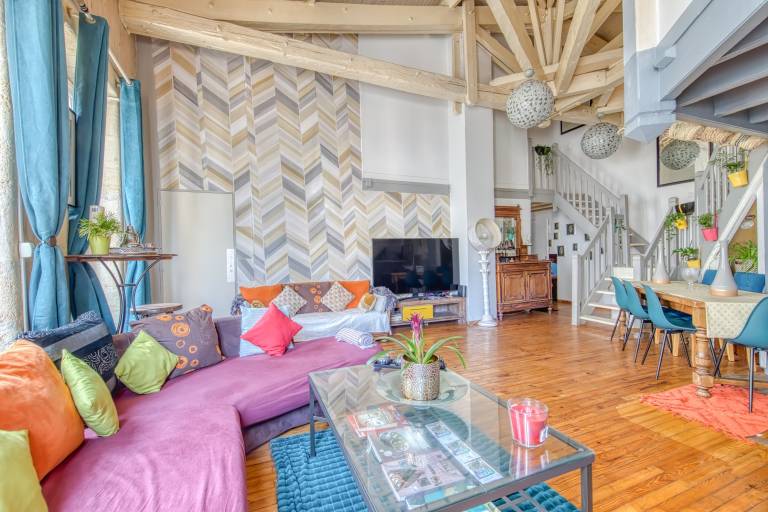 Duplex Heart of Bordeaux – Elegance, Comfort and City Views — photo 4