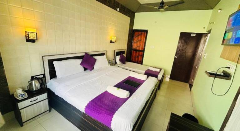 Hotel Mother land near ganga ghat in Haridwar
