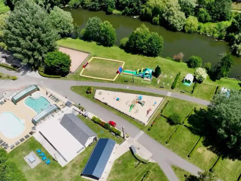 Wonderful mobile home with terrace & heated pool | Dogs allowed — photo 2
