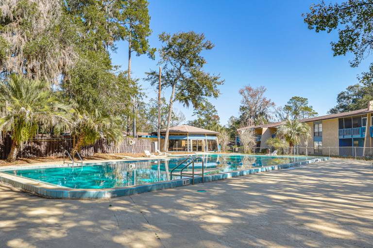 Pool Access! UF + Game Day Base in Gainesville — photo 4