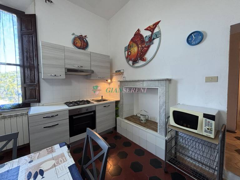 Family-friendly lovely rental apartment with patio, yard & barbeque | Beach nearby | Pet-friendly — photo 4