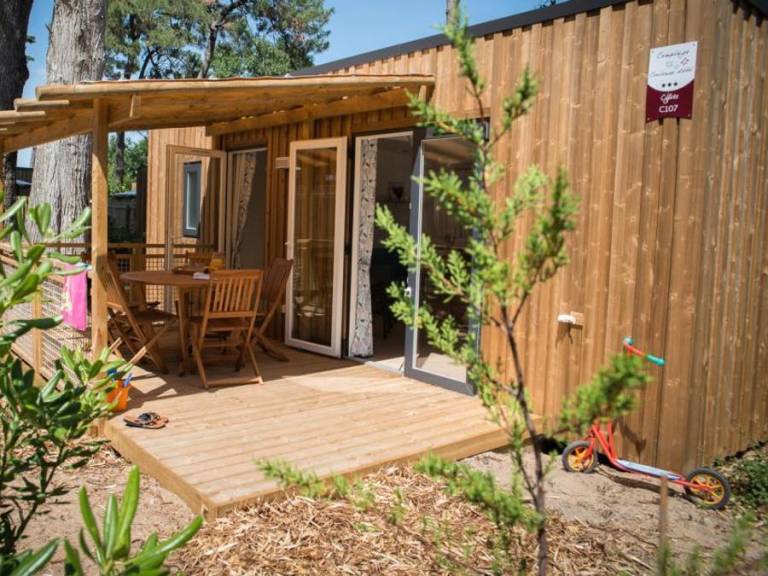 Family-friendly lovely mobile home with heated pool & patio | Pets are welcome — photo 4