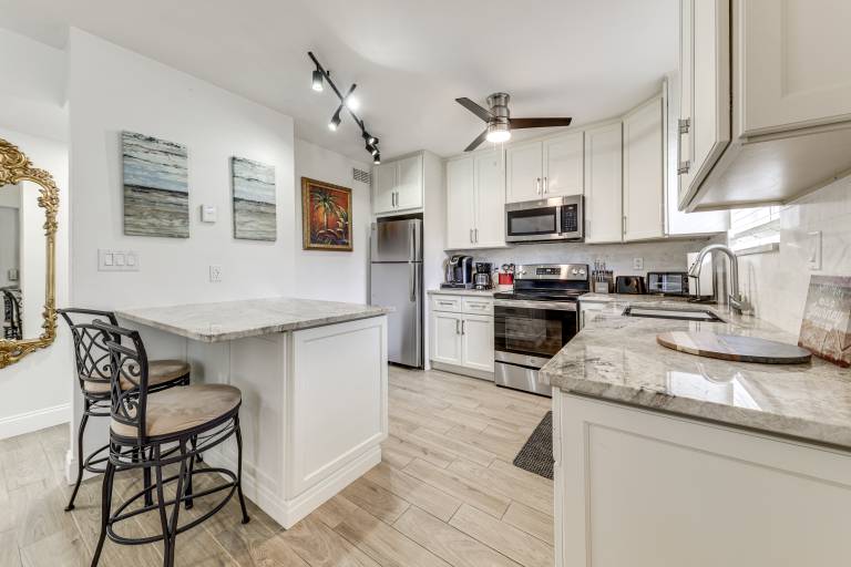 Pool Access, 1 Mi to Pier! Pompano Beach Condo — photo 3