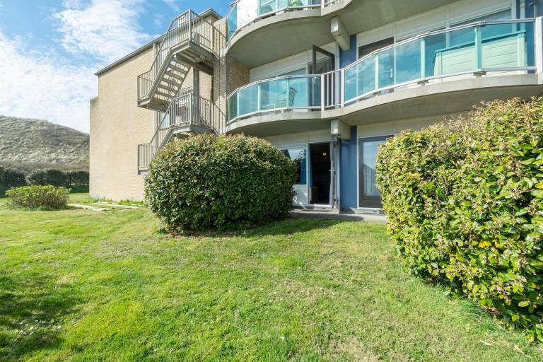 Apartment with patio & yard in Callantsoog