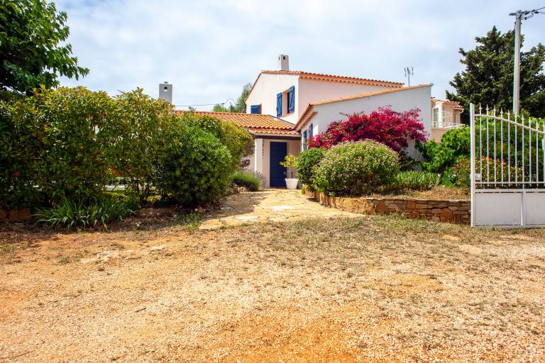 Villa with fast internet, private pool & patio | Garden view | Good for workation — photo 5