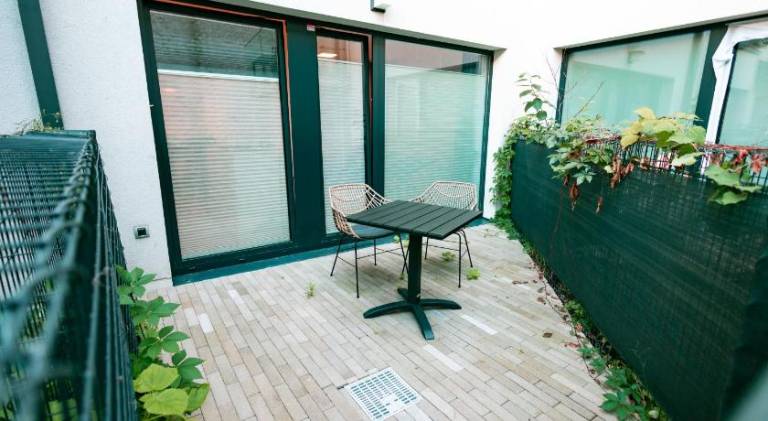 Beautiful rental apartment with terrace | Close to Dancing House | Dogs allowed — photo 5