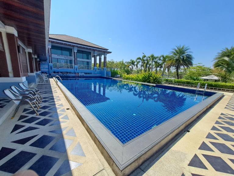 Villa with yard & pool | Water view | Perfect for remote work | Dogs allowed — photo 3
