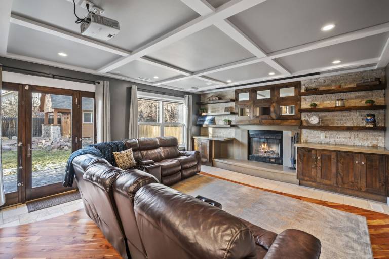 House with yard & patio in Colorado Springs, CO