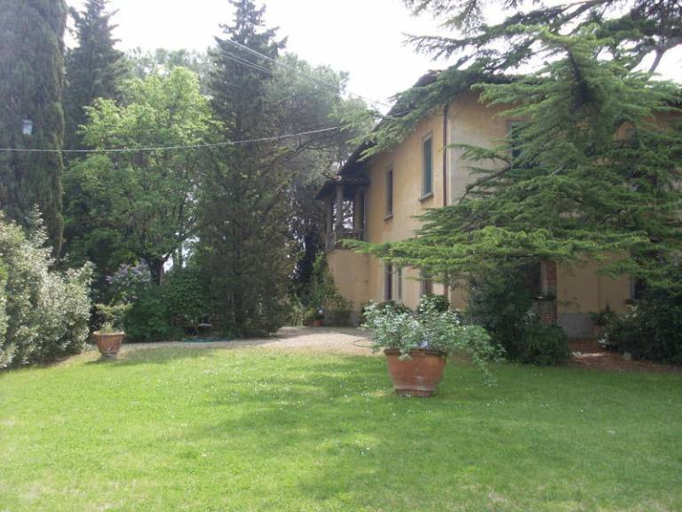 Rental apartment with yard in Impruneta