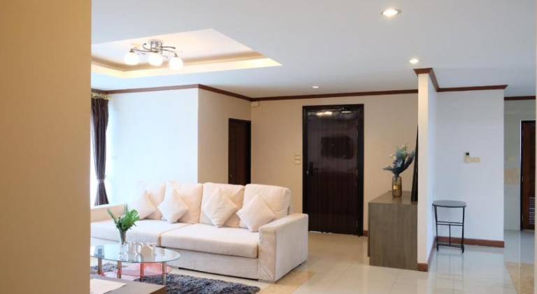 Rental apartment with 3 rooms for 6 persons — photo 2