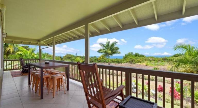 Central Oceanview Modern Cozy 3 Bed House — photo 3