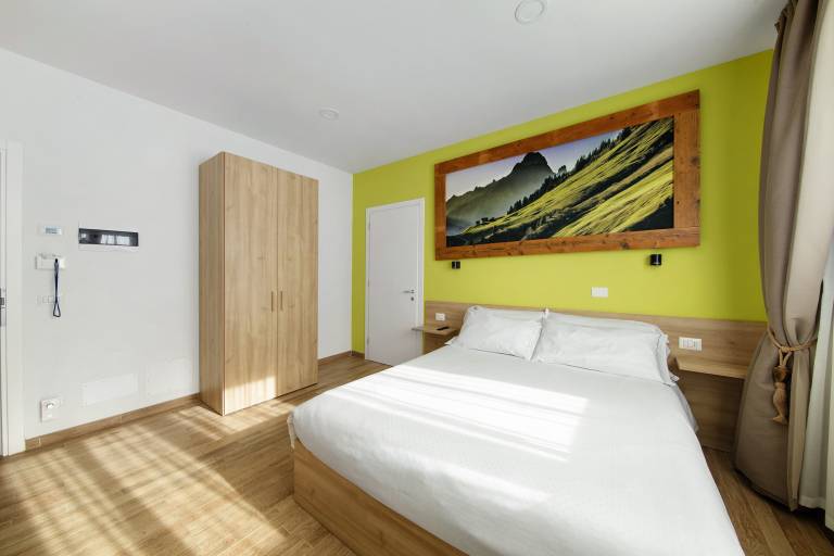 Room 'Camera S Verde Bagno Esterno Privat' with Lake View, Shared Terrace and Wi-Fi — photo 3
