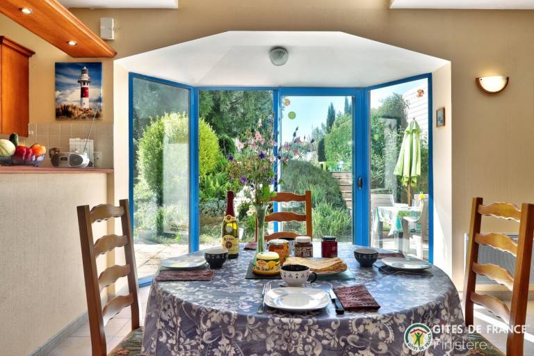 Gite with barbecue, garden & terrace | Dogs allowed in Quimper