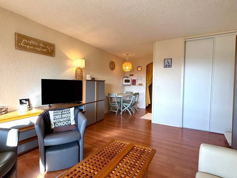 Studio with 1 room for 4 persons — photo 2