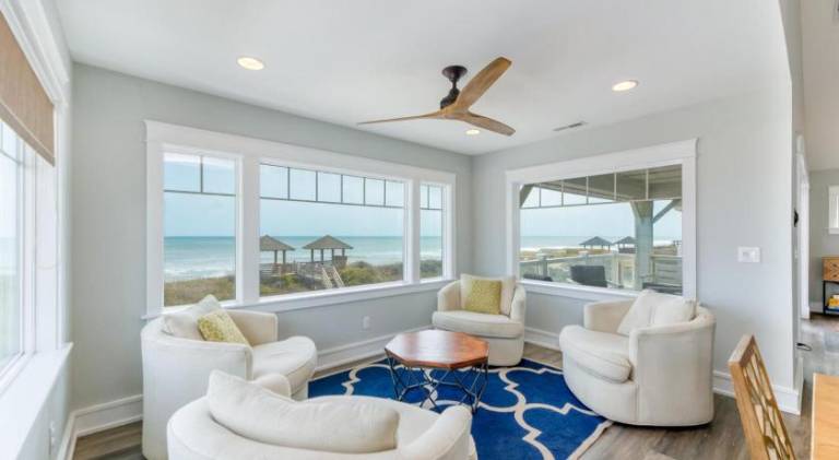 Beautiful vacation home with pool & jacuzzi | Beach nearby | Pets are welcome — photo 3