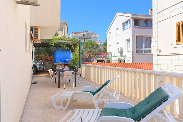 One bedroom apartment with terrace and sea view Bušinci, Čiovo (A-9450-b) — photo 2