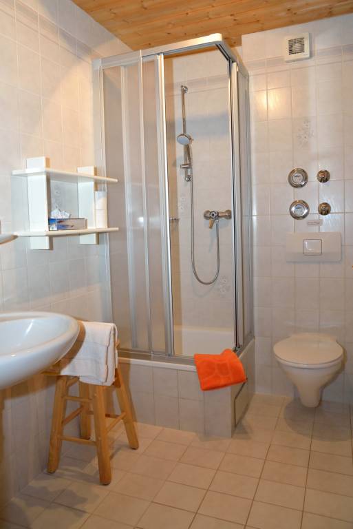 Ferienwohnungen Haus Monika (DE Aschau i. Ch.) - Kiesmüller Monika - 69111 — photo 3