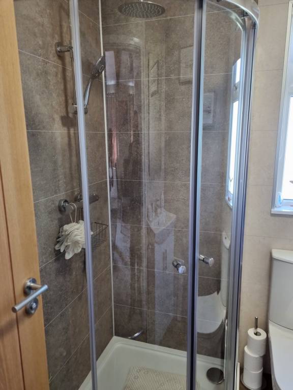Captivatingly Stunning 2-Bed Chalet in Bridlington — photo 5