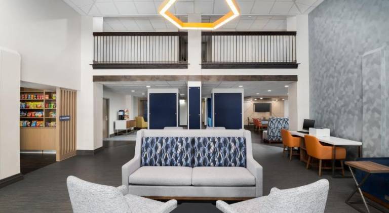 Holiday Inn Express Hotel & Suites Bentonville By IHG — photo 2