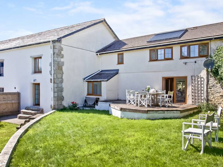 Family-oriented cottage with garden | Pet-friendly in Newquay