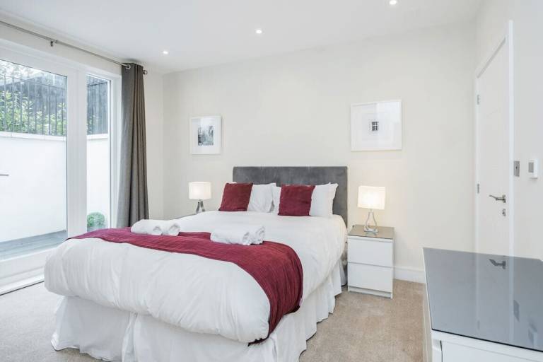 Apartment  Thames Ditton