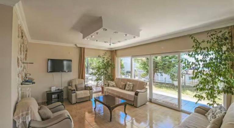 Fully equipped villa with grill, private pool & terrace | Perfect for remote work | Pets allowed — photo 3