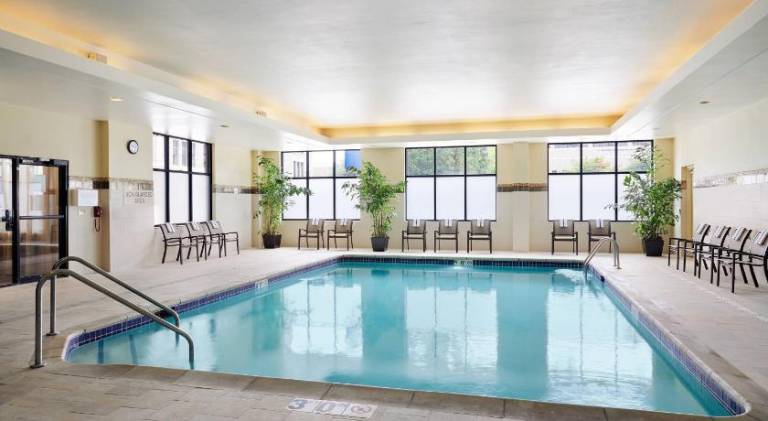 Courtyard by Marriott Milwaukee Downtown — photo 3