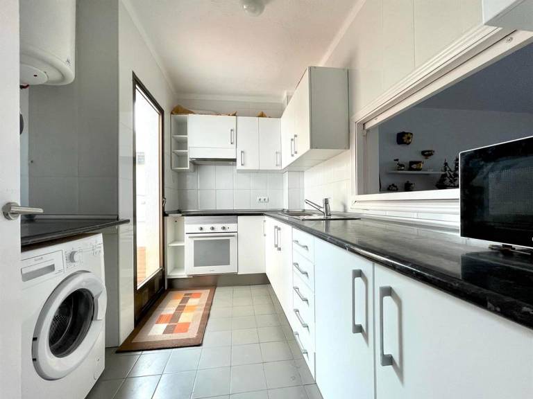 Nice vacation home with BBQ, yard & pool | Beach nearby | Pets allowed — photo 3