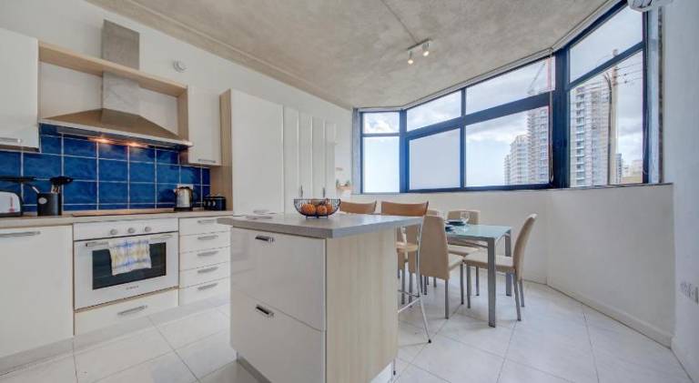 Casa Mare, Sea Front, Sliema, Tigne Point by Haven & Keys Malta — photo 4