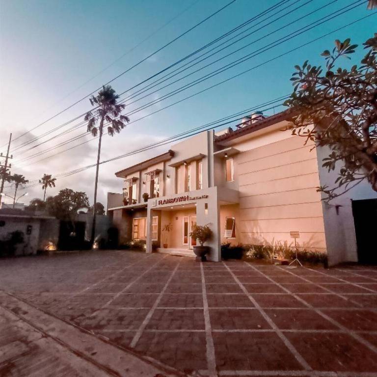 Hotel Flamboyan