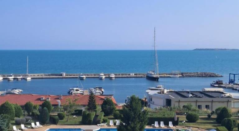 Rental apartment with pool in Sveti Vlas