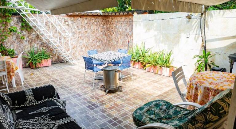 Vacation home with patio & barbeque | Beach nearby | Pet-friendly — photo 5