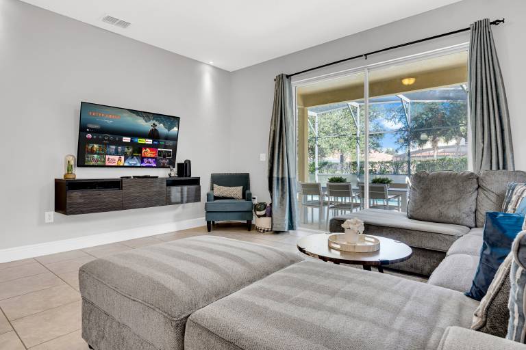 Children-friendly wonderful house with hot tub & private pool | Pets are welcome — photo 3