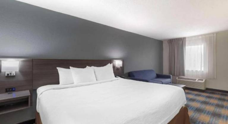 Downtown Inn & Studio Suites — photo 5