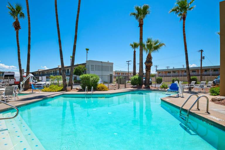 Red Roof Inn Tucson Downtown - University — photo 2
