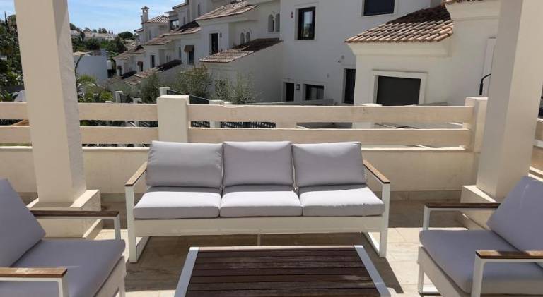 Vacation home with pool — photo 4