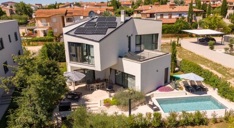 Villa with pool in Tar-Vabriga