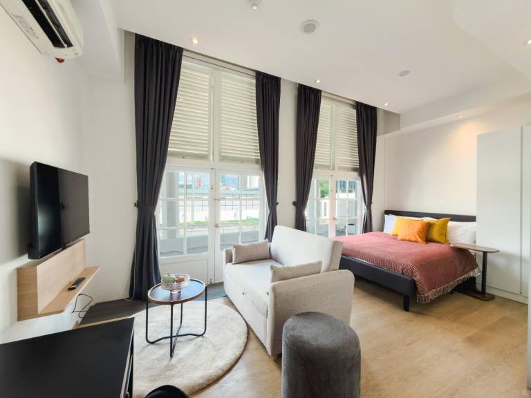 Serviced apartment | Next to Fountain of Wealth | Perfect for remote work | Dogs allowed in Singapore